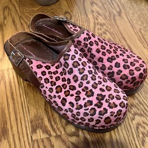 Hanna Anderson Clogs